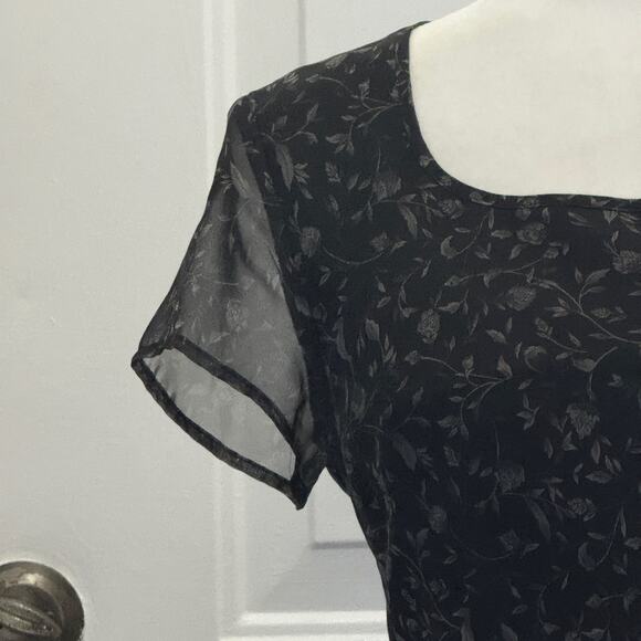 Ann Taylor Loft dress size 6 Petite. Sheer polyester floral print gray on black - Picture 4 of 7